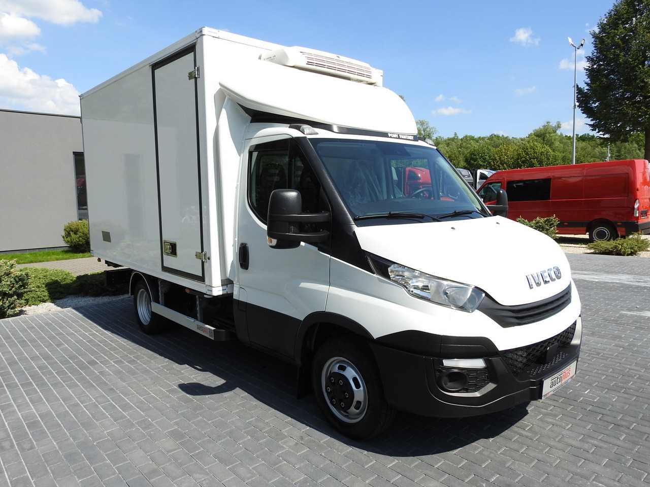IVECO DAILY 50C15 REGRIGERATOR BOX -5*C POWER SUPPLY 230V AIR CONDITIONING TWIN WHEELS 150HP - Carrinha frigorífica: foto 4 IVECO DAILY 50C15 REGRIGERATOR BOX -5*C POWER SUPPLY 230V AIR CONDITIONING TWIN WHEELS 150HP - Carrinha frigorífica: foto 4