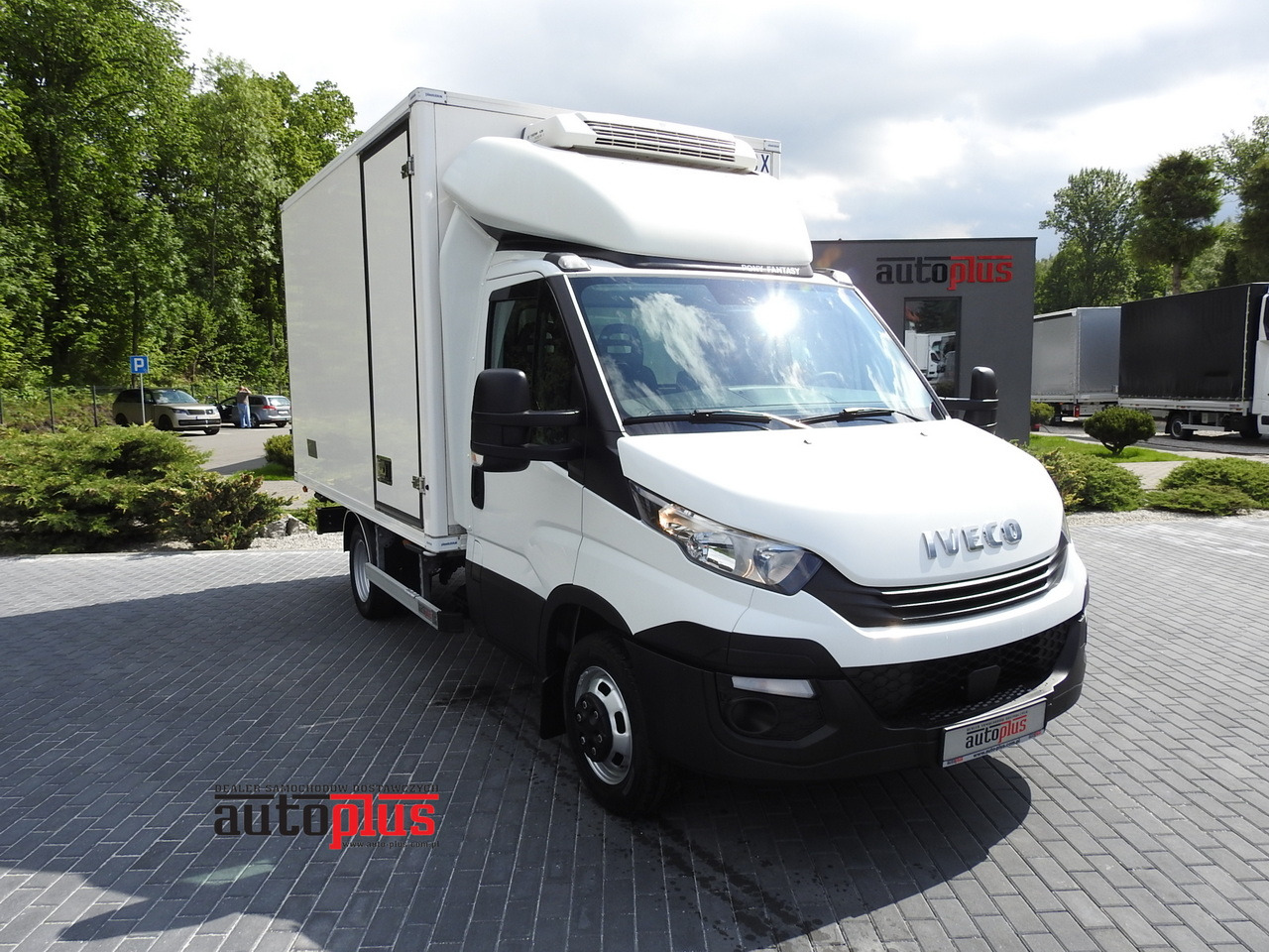 IVECO DAILY 50C15 REGRIGERATOR BOX -5*C POWER SUPPLY 230V AIR CONDITIONING TWIN WHEELS 150HP - Carrinha frigorífica: foto 1 IVECO DAILY 50C15 REGRIGERATOR BOX -5*C POWER SUPPLY 230V AIR CONDITIONING TWIN WHEELS 150HP - Carrinha frigorífica: foto 1