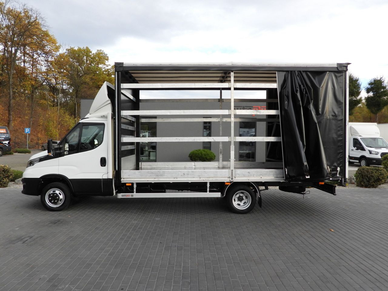 Furgão de toldo IVECO DAILY 50C17 TARPAULIN 10 PALLETS CRUISE CONTROL PNEUMATICS TWIN WHEELS AIR CONDITIONING 180HP: foto 8 Furgão de toldo IVECO DAILY 50C17 TARPAULIN 10 PALLETS CRUISE CONTROL PNEUMATICS TWIN WHEELS AIR CONDITIONING 180HP: foto 8
