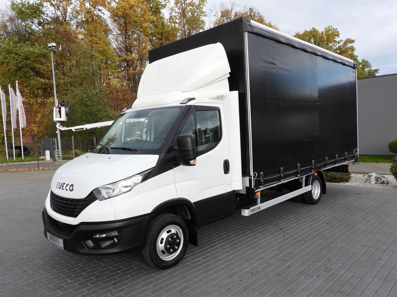 Furgão de toldo IVECO DAILY 50C17 TARPAULIN 10 PALLETS CRUISE CONTROL PNEUMATICS TWIN WHEELS AIR CONDITIONING 180HP: foto 6 Furgão de toldo IVECO DAILY 50C17 TARPAULIN 10 PALLETS CRUISE CONTROL PNEUMATICS TWIN WHEELS AIR CONDITIONING 180HP: foto 6
