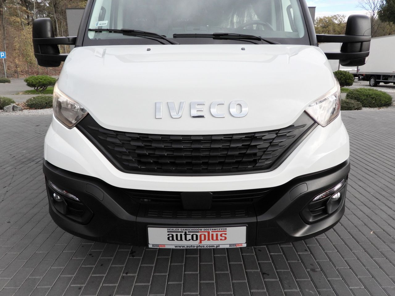 Furgão de toldo IVECO DAILY 50C17 TARPAULIN 10 PALLETS CRUISE CONTROL PNEUMATICS TWIN WHEELS AIR CONDITIONING 180HP: foto 15 Furgão de toldo IVECO DAILY 50C17 TARPAULIN 10 PALLETS CRUISE CONTROL PNEUMATICS TWIN WHEELS AIR CONDITIONING 180HP: foto 15