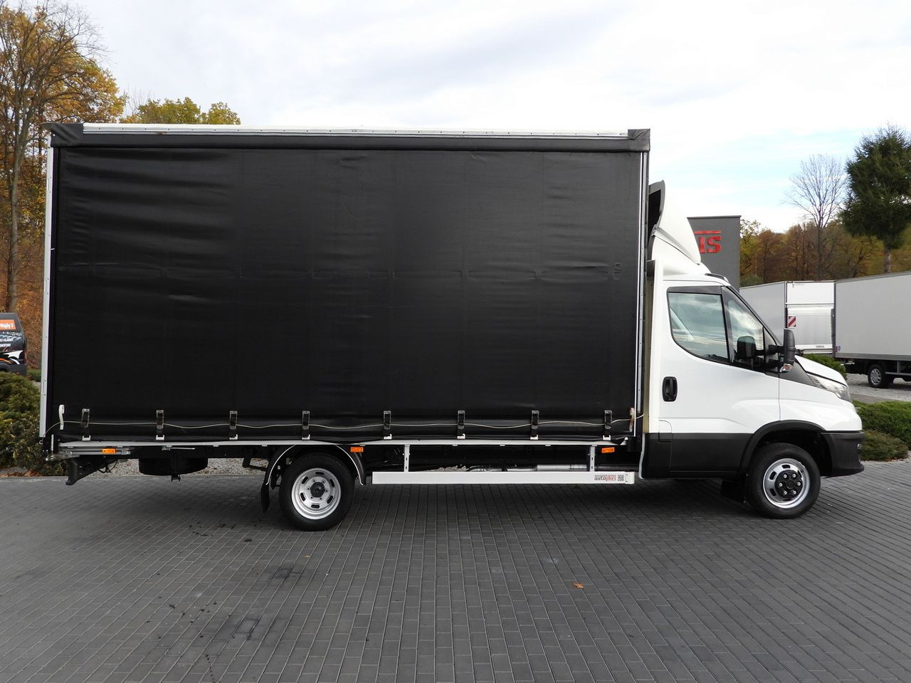 Furgão de toldo IVECO DAILY 50C17 TARPAULIN 10 PALLETS CRUISE CONTROL PNEUMATICS TWIN WHEELS AIR CONDITIONING 180HP: foto 7 Furgão de toldo IVECO DAILY 50C17 TARPAULIN 10 PALLETS CRUISE CONTROL PNEUMATICS TWIN WHEELS AIR CONDITIONING 180HP: foto 7