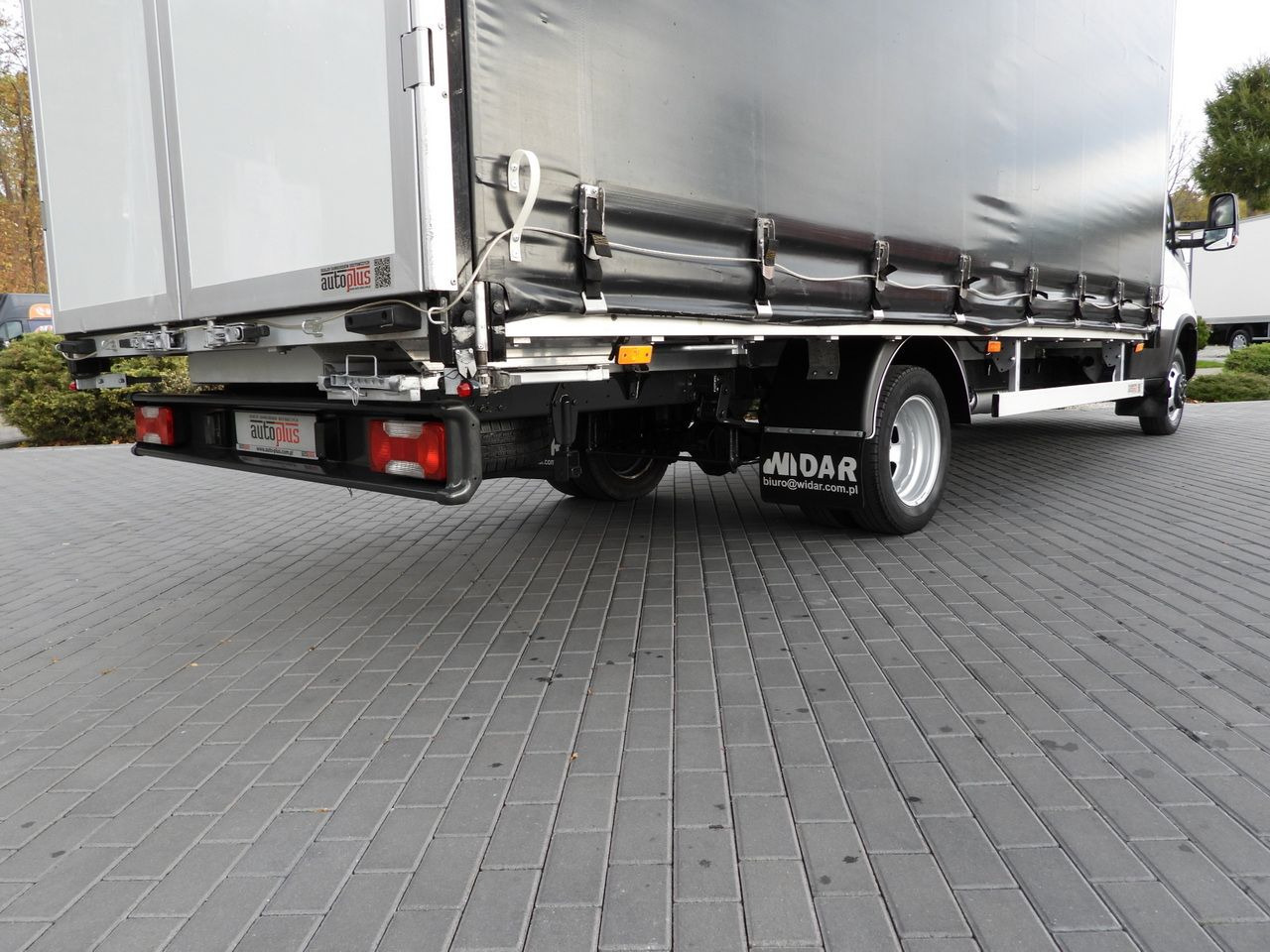 Furgão de toldo IVECO DAILY 50C17 TARPAULIN 10 PALLETS CRUISE CONTROL PNEUMATICS TWIN WHEELS AIR CONDITIONING 180HP: foto 21 Furgão de toldo IVECO DAILY 50C17 TARPAULIN 10 PALLETS CRUISE CONTROL PNEUMATICS TWIN WHEELS AIR CONDITIONING 180HP: foto 21