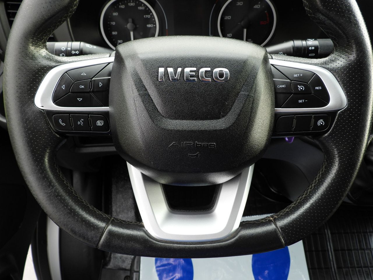 Furgão de toldo IVECO DAILY 50C17 TARPAULIN 10 PALLETS CRUISE CONTROL PNEUMATICS TWIN WHEELS AIR CONDITIONING 180HP: foto 28 Furgão de toldo IVECO DAILY 50C17 TARPAULIN 10 PALLETS CRUISE CONTROL PNEUMATICS TWIN WHEELS AIR CONDITIONING 180HP: foto 28