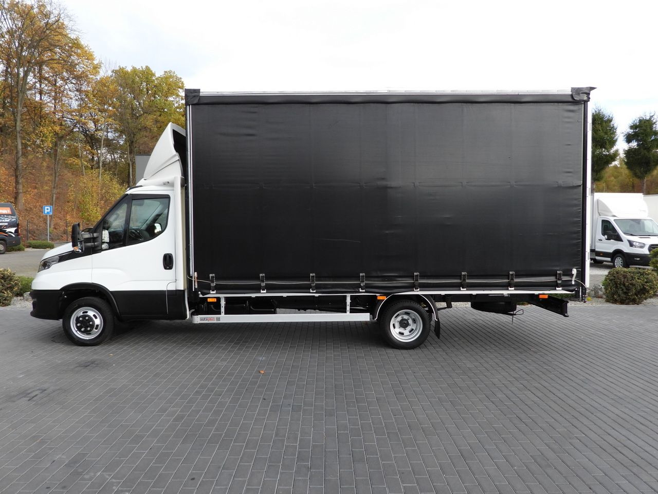 Furgão de toldo IVECO DAILY 50C17 TARPAULIN 10 PALLETS CRUISE CONTROL PNEUMATICS TWIN WHEELS AIR CONDITIONING 180HP: foto 9 Furgão de toldo IVECO DAILY 50C17 TARPAULIN 10 PALLETS CRUISE CONTROL PNEUMATICS TWIN WHEELS AIR CONDITIONING 180HP: foto 9