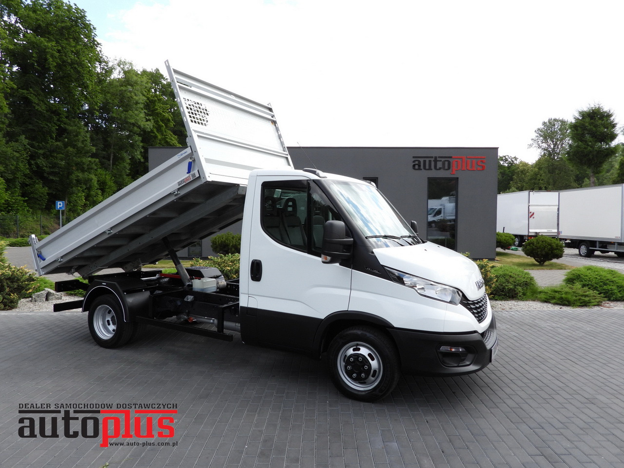 IVECO DAILY CRUISE CONTROL TWIN WHEELS AIR CONDITIONING 140HP - Furgão basculante: foto 1 IVECO DAILY CRUISE CONTROL TWIN WHEELS AIR CONDITIONING 140HP - Furgão basculante: foto 1