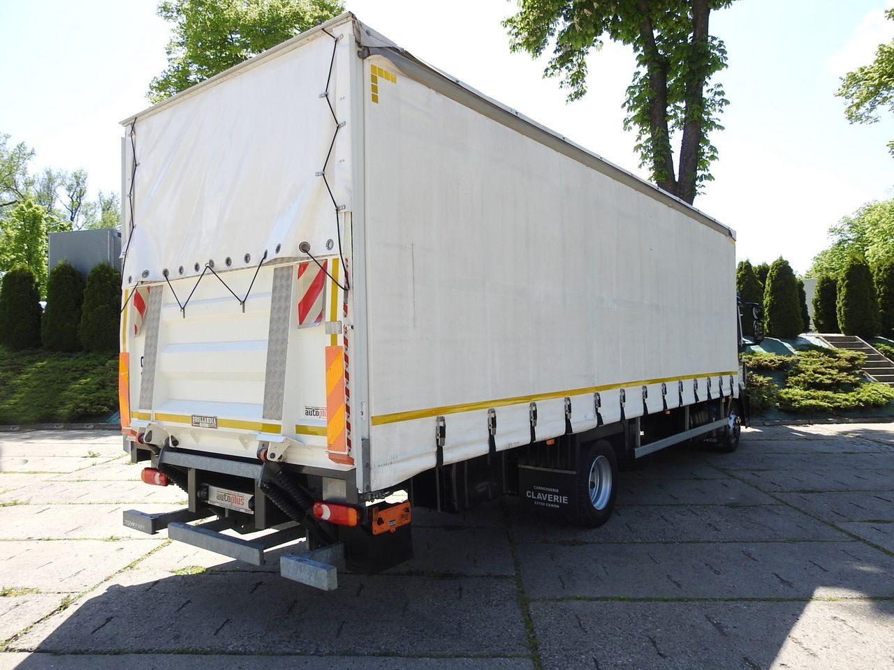 IVECO EUROCARGO 120 - 220 TARPAULIN LIFT 20 PALLETS LED LIGHTS AUTOMATIC TRANSMISSION HI-MATIC TWIN WHEELS AIR CONDITIONING 220HP - Furgão de toldo: foto 3 IVECO EUROCARGO 120 - 220 TARPAULIN LIFT 20 PALLETS LED LIGHTS AUTOMATIC TRANSMISSION HI-MATIC TWIN WHEELS AIR CONDITIONING 220HP - Furgão de toldo: foto 3