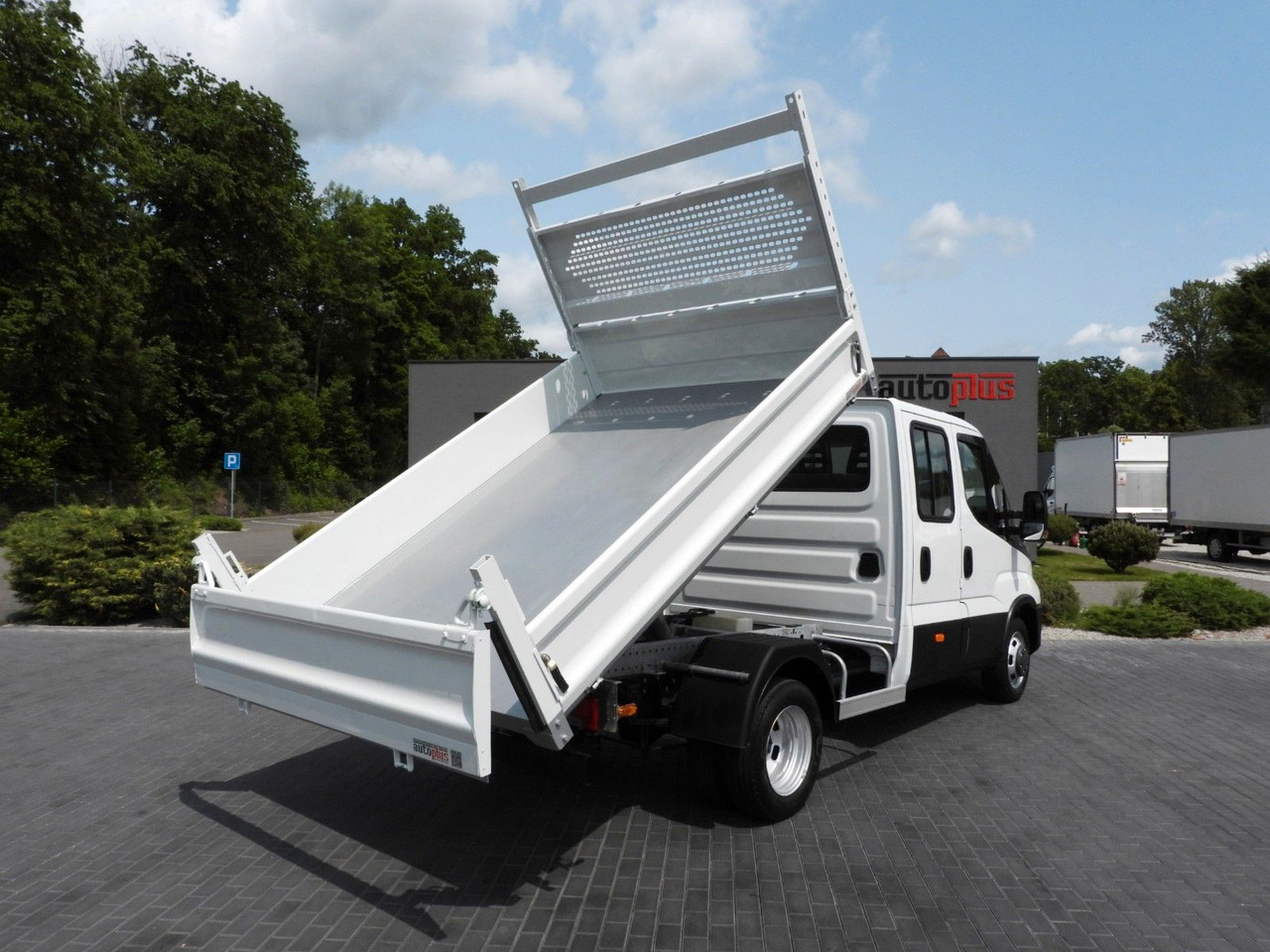 Iveco DAILY 35C14 KIPPER DOPPELKABINE DOKA 6 SITZE A/C - Furgão basculante, Carrinha cabine dupla: foto 3 Iveco DAILY 35C14 KIPPER DOPPELKABINE DOKA 6 SITZE A/C - Furgão basculante, Carrinha cabine dupla: foto 3