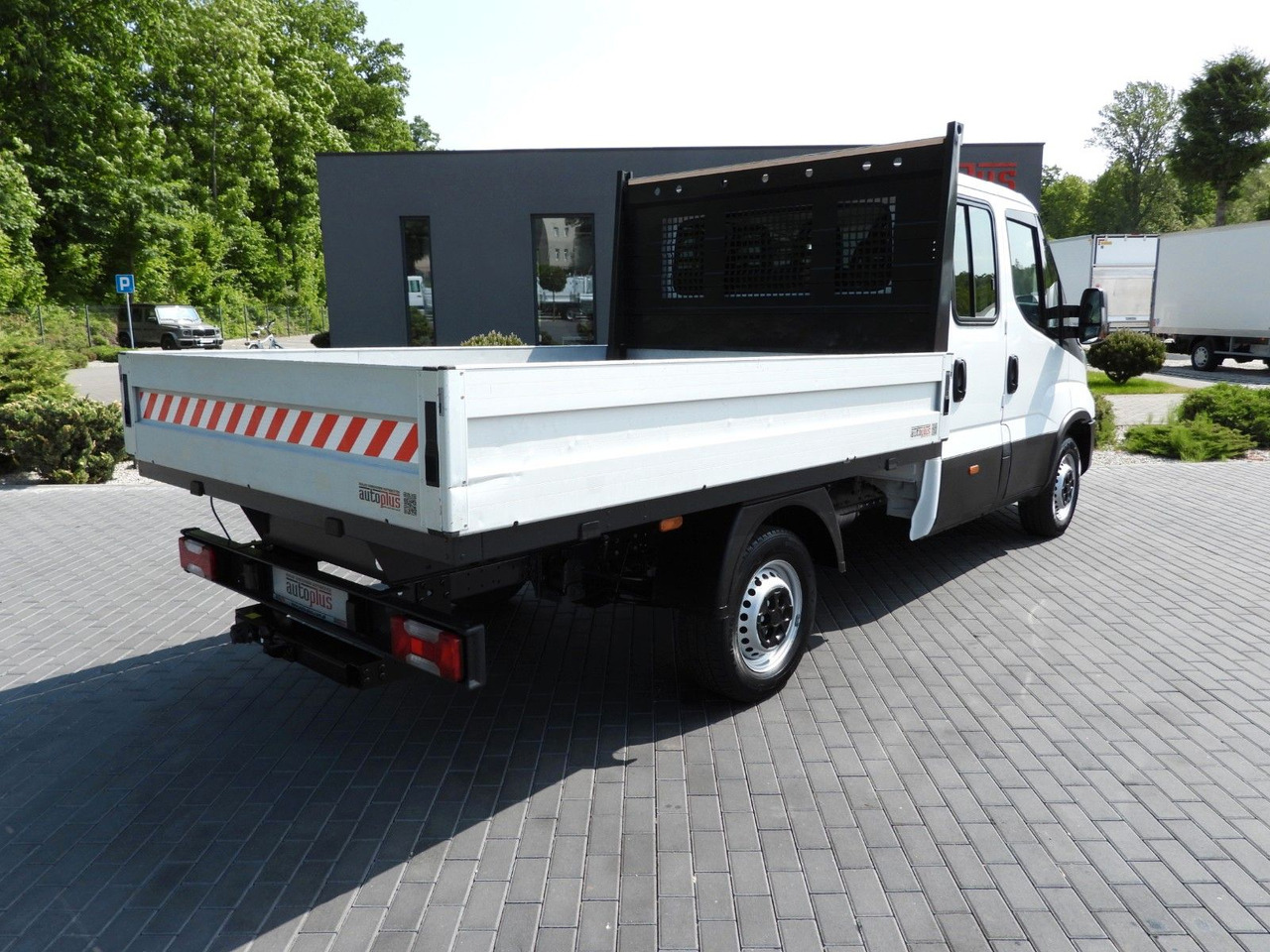 Iveco DAILY 35S12 PRITSCHE DOPPELKABINE DOKA 7 SITZE - Furgão caixa aberta, Carrinha cabine dupla: foto 3 Iveco DAILY 35S12 PRITSCHE DOPPELKABINE DOKA 7 SITZE - Furgão caixa aberta, Carrinha cabine dupla: foto 3