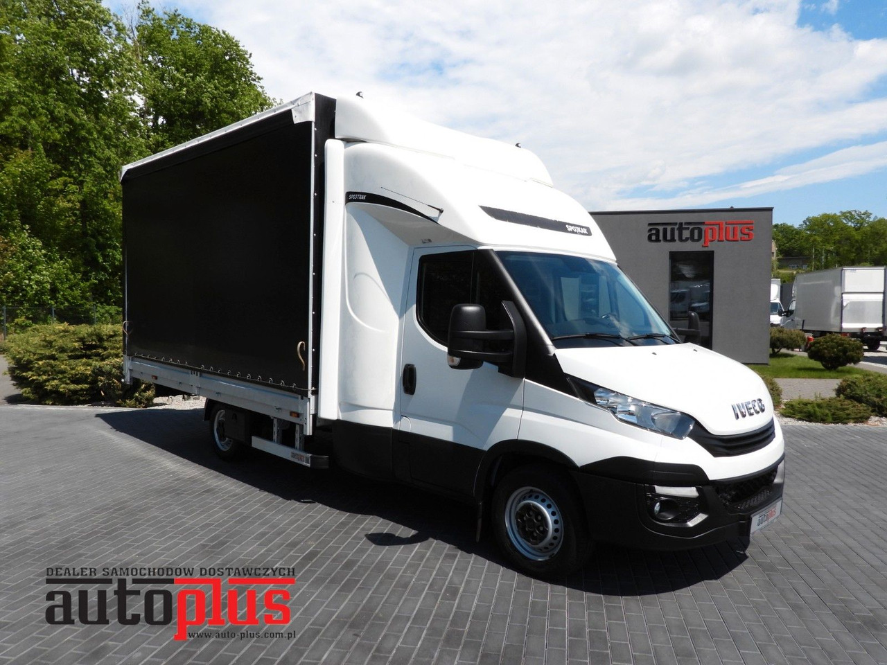 Iveco DAILY 35S18 PRITSCHE PLANE 10 PALETTEN WEBASTO - Furgão de toldo, Carrinha cabine dupla: foto 1 Iveco DAILY 35S18 PRITSCHE PLANE 10 PALETTEN WEBASTO - Furgão de toldo, Carrinha cabine dupla: foto 1