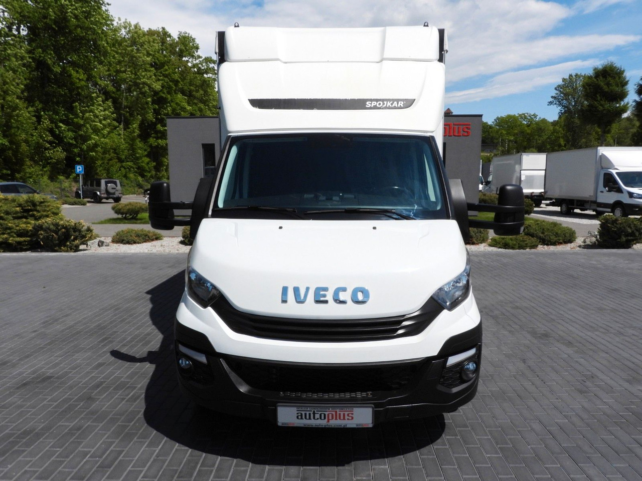 Iveco DAILY 35S18 PRITSCHE PLANE 10 PALETTEN WEBASTO - Furgão de toldo, Carrinha cabine dupla: foto 5 Iveco DAILY 35S18 PRITSCHE PLANE 10 PALETTEN WEBASTO - Furgão de toldo, Carrinha cabine dupla: foto 5