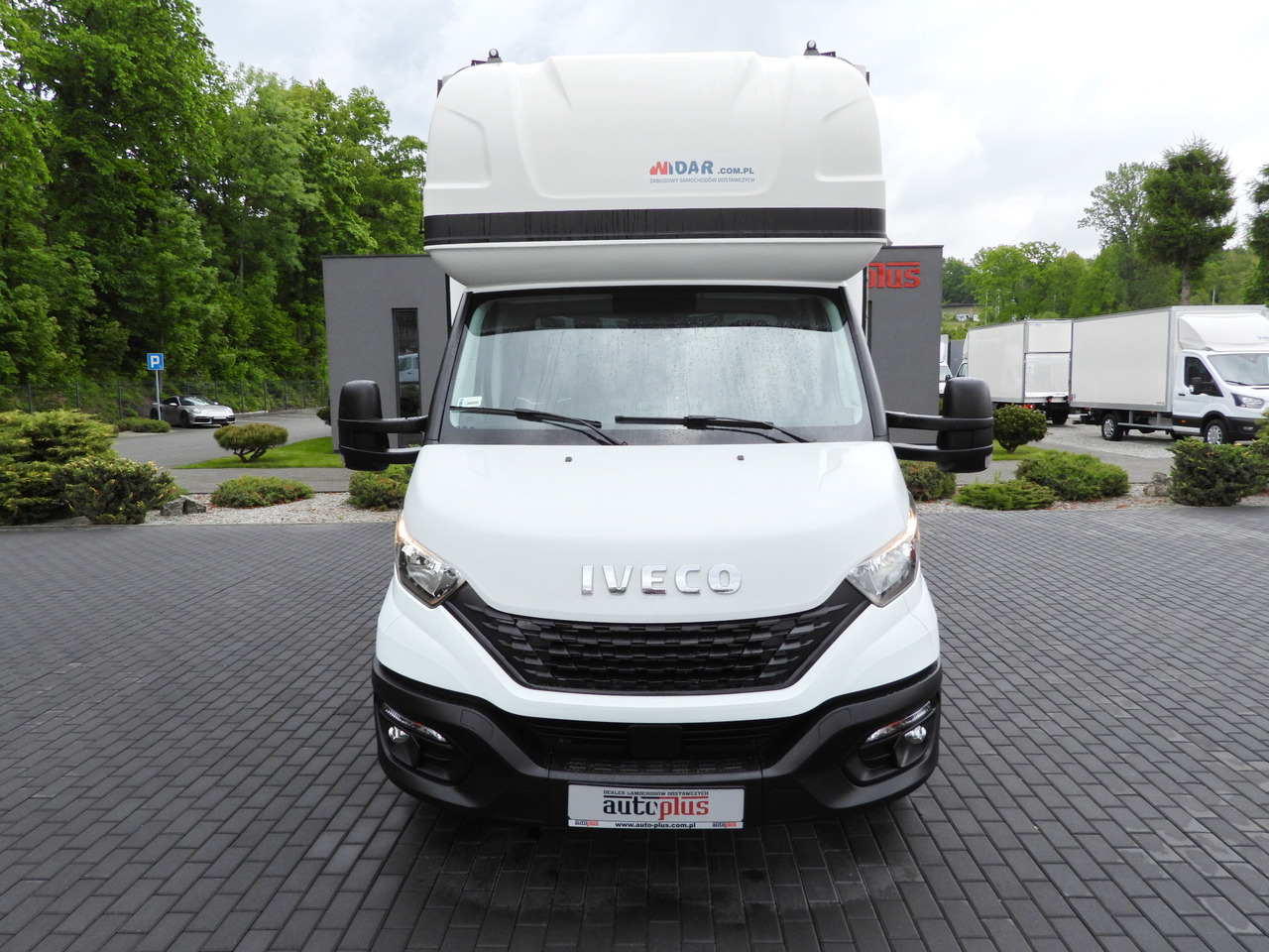 Iveco DAILY 35S18 PRITSCHE PLANE 10 PALETTEN WEBASTO - Furgão de toldo: foto 5 Iveco DAILY 35S18 PRITSCHE PLANE 10 PALETTEN WEBASTO - Furgão de toldo: foto 5