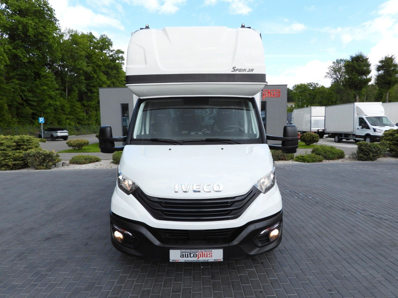 Iveco DAILY 35S18 PRITSCHE PLANE AUFZUG 8 PALETTEN - Furgão de toldo: foto 5 Iveco DAILY 35S18 PRITSCHE PLANE AUFZUG 8 PALETTEN - Furgão de toldo: foto 5
