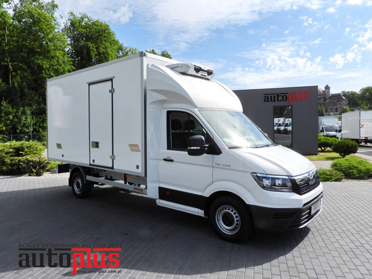 MAN TGE 3.140 REGRIGERATOR BOX -1*C 8 PALLETS HEATING FUNCTION CRUISE CONTROL PNEUMATICS AIR CONDITIONING 140HP - Carrinha frigorífica: foto 1 MAN TGE 3.140 REGRIGERATOR BOX -1*C 8 PALLETS HEATING FUNCTION CRUISE CONTROL PNEUMATICS AIR CONDITIONING 140HP - Carrinha frigorífica: foto 1