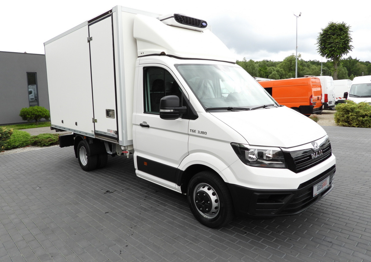 MAN TGE 3.180 REGRIGERATOR BOX 0*C CRUISE CONTROL TWIN WHEELS AIR CONDITIONING 180HP - Carrinha frigorífica: foto 4 MAN TGE 3.180 REGRIGERATOR BOX 0*C CRUISE CONTROL TWIN WHEELS AIR CONDITIONING 180HP - Carrinha frigorífica: foto 4