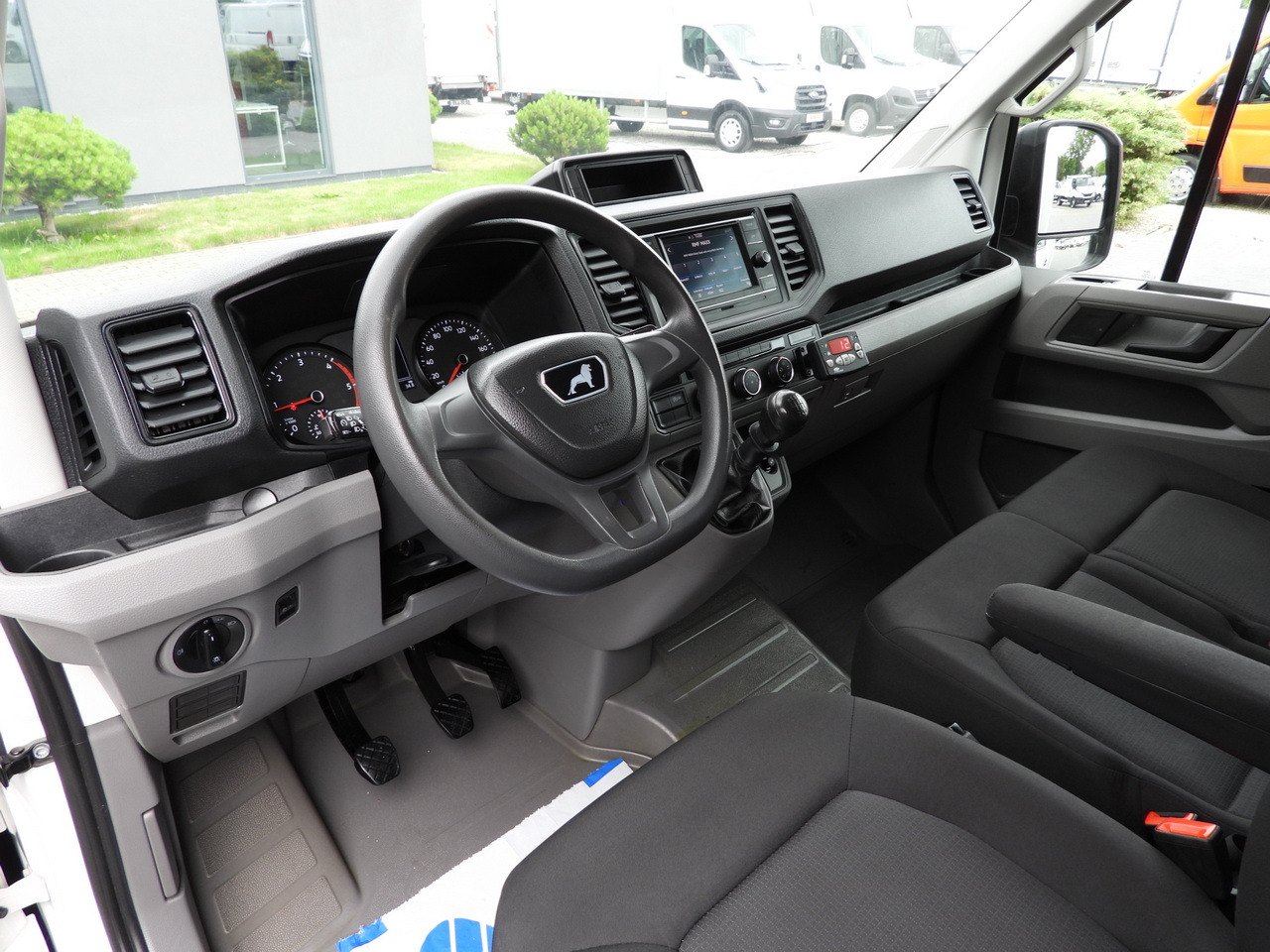 MAN TGE 3.180 REGRIGERATOR BOX 0*C CRUISE CONTROL TWIN WHEELS AIR CONDITIONING 180HP - Carrinha frigorífica: foto 2 MAN TGE 3.180 REGRIGERATOR BOX 0*C CRUISE CONTROL TWIN WHEELS AIR CONDITIONING 180HP - Carrinha frigorífica: foto 2