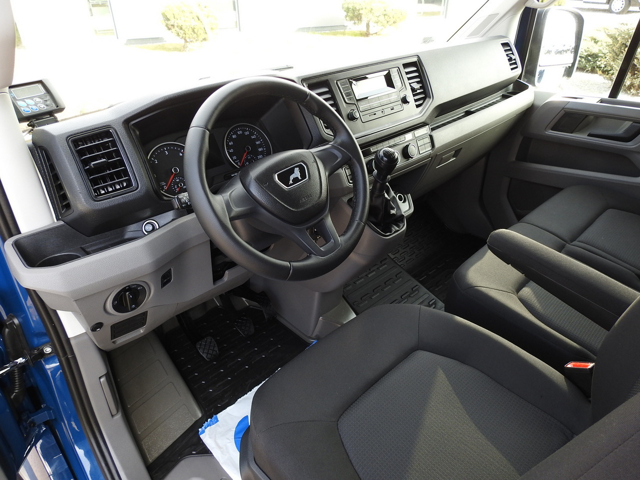 MAN TGE 3.180 REGRIGERATOR BOX -5*C 8 PALLETS HEATING FUNCTION CRUISE CONTROL PNEUMATICS AIR CONDITIONING 180HP - Carrinha frigorífica: foto 2 MAN TGE 3.180 REGRIGERATOR BOX -5*C 8 PALLETS HEATING FUNCTION CRUISE CONTROL PNEUMATICS AIR CONDITIONING 180HP - Carrinha frigorífica: foto 2