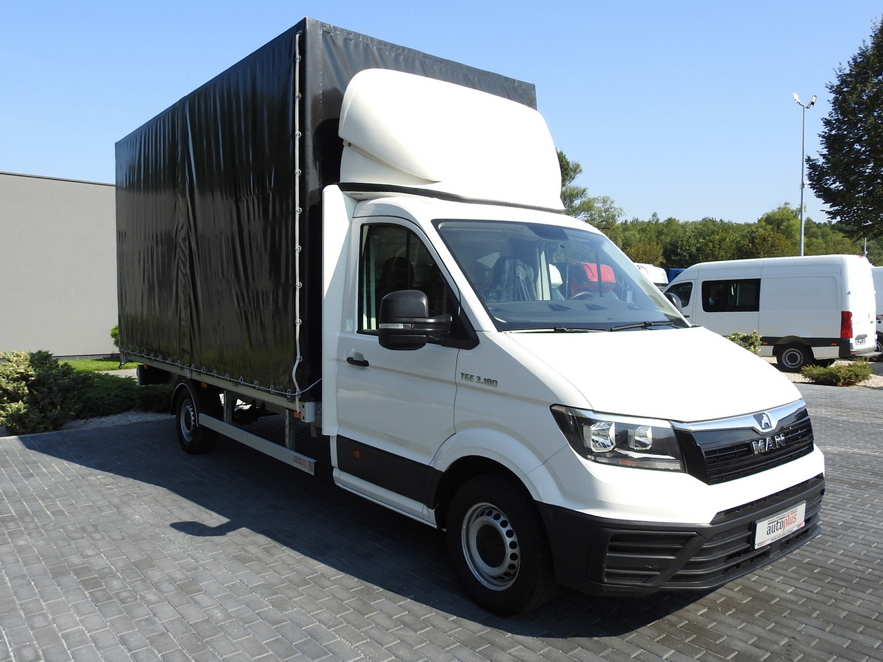 MAN TGE TARPAULIN 10 PALLETS AIR CONDITIONING 180HP - Furgão de toldo: foto 4 MAN TGE TARPAULIN 10 PALLETS AIR CONDITIONING 180HP - Furgão de toldo: foto 4