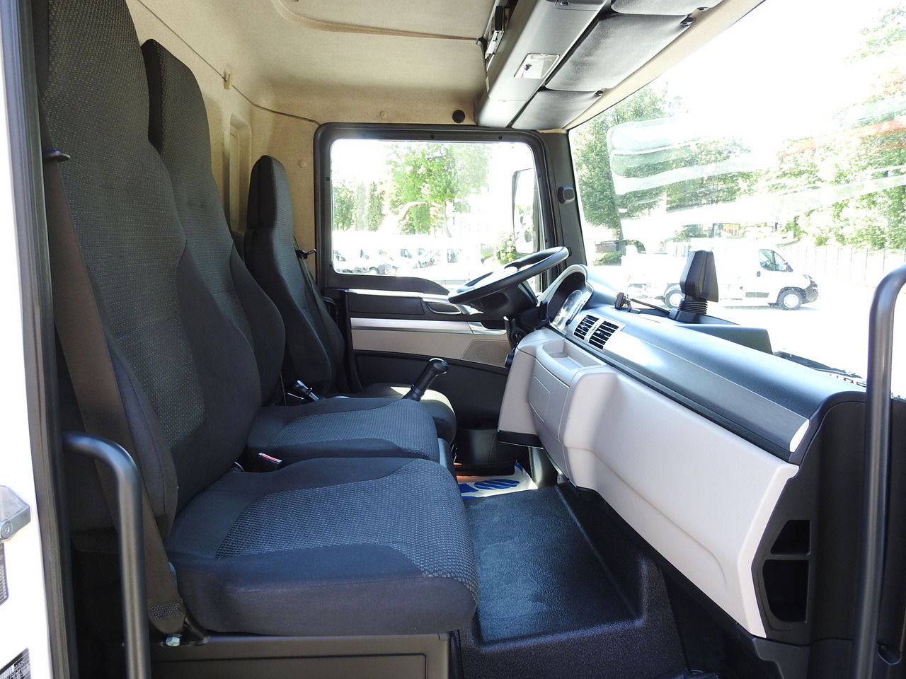 Caminhão frigorífico MAN TGL 10.180 REGRIGERATOR BOX -20*C 11 PALLETS POWER SUPPLY 230V AIR CONDITIONING PNEUMATICS TWIN WHEELS  180HP: foto 43