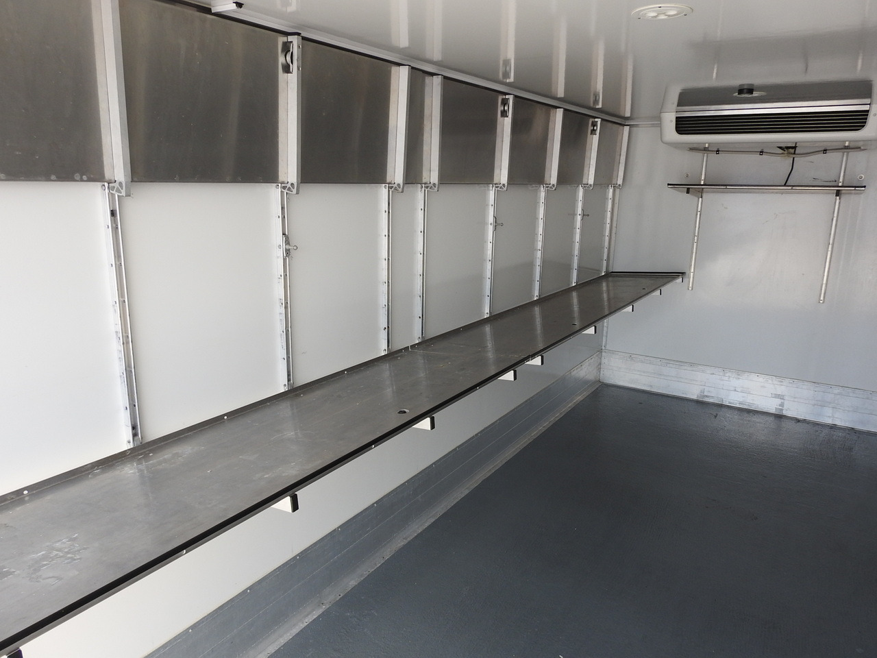 Caminhão frigorífico MAN TGL 10.180 REGRIGERATOR BOX -20*C 11 PALLETS POWER SUPPLY 230V AIR CONDITIONING PNEUMATICS TWIN WHEELS  180HP: foto 26