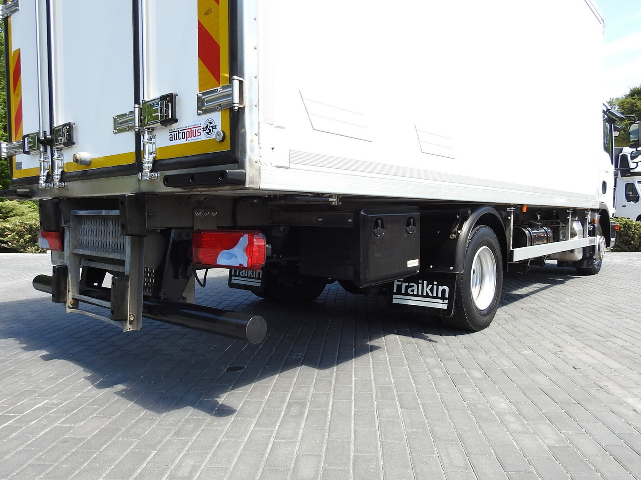 Caminhão frigorífico MAN TGL 10.180 REGRIGERATOR BOX -20*C 11 PALLETS POWER SUPPLY 230V AIR CONDITIONING PNEUMATICS TWIN WHEELS  180HP: foto 29