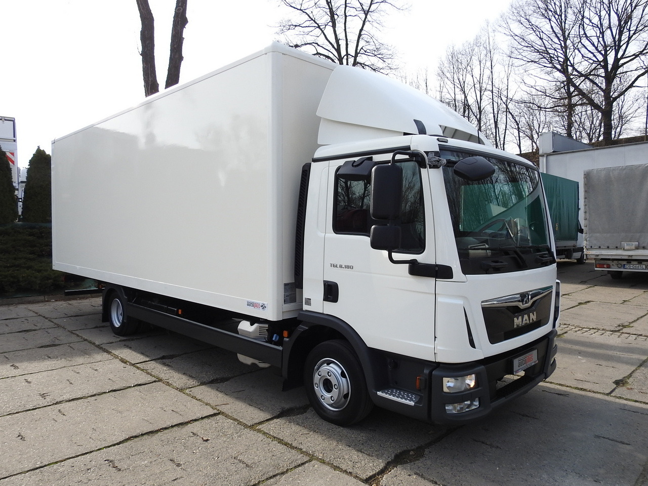 MAN TGL 8.18 BOX 16 PALLETS CRUISE CONTROL TWIN WHEELS 180HP - Carrinha de contentor: foto 4 MAN TGL 8.18 BOX 16 PALLETS CRUISE CONTROL TWIN WHEELS 180HP - Carrinha de contentor: foto 4