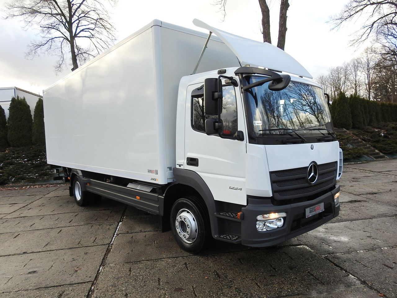Carrinha de contentor MERCEDES ATEGO 12.24 BOX LIFT 18 PALLETS CRUISE CONTROL AUTOMATIC TRANSMISSION  TWIN WHEELS AIR CONDITIONING  240HP: foto 22