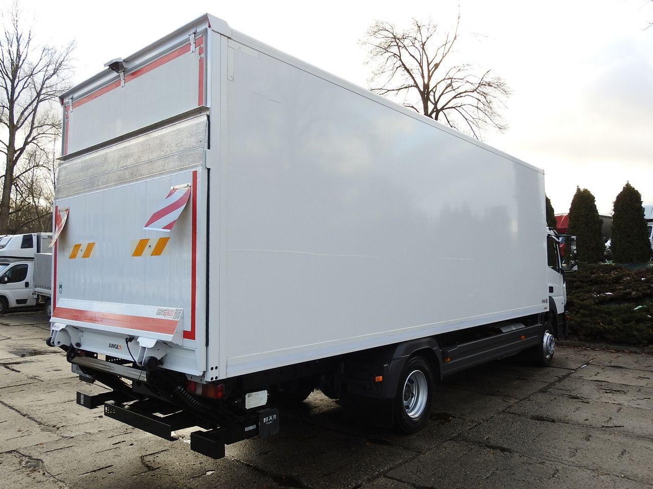 Carrinha de contentor MERCEDES ATEGO 12.24 BOX LIFT 18 PALLETS CRUISE CONTROL AUTOMATIC TRANSMISSION  TWIN WHEELS AIR CONDITIONING  240HP: foto 14