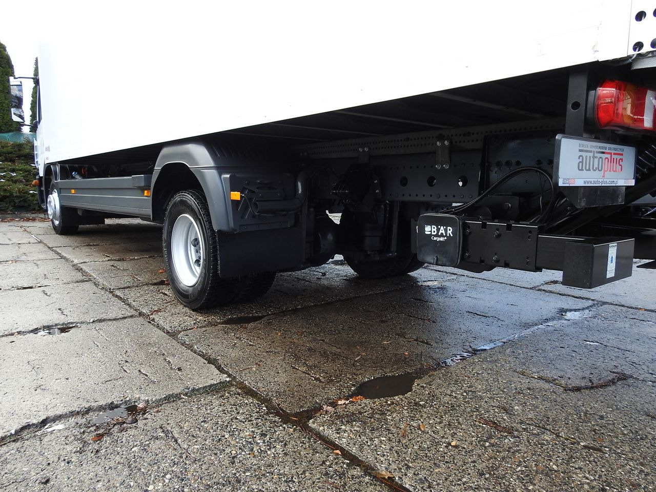Carrinha de contentor MERCEDES ATEGO 12.24 BOX LIFT 18 PALLETS CRUISE CONTROL AUTOMATIC TRANSMISSION  TWIN WHEELS AIR CONDITIONING  240HP: foto 17