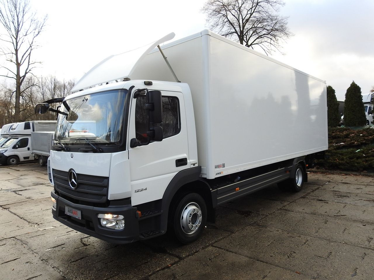 Carrinha de contentor MERCEDES ATEGO 12.24 BOX LIFT 18 PALLETS CRUISE CONTROL AUTOMATIC TRANSMISSION  TWIN WHEELS AIR CONDITIONING  240HP: foto 6