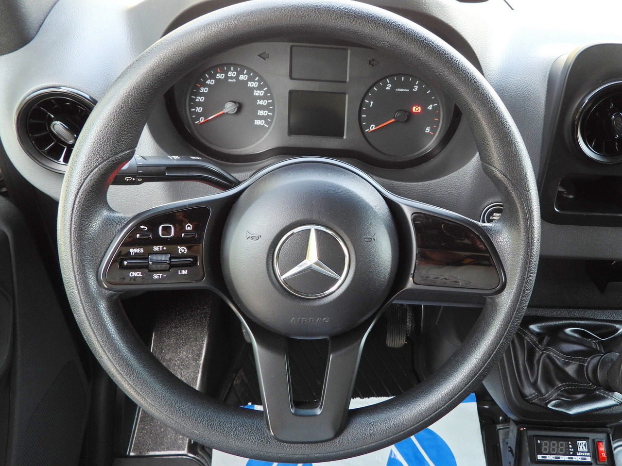 Carrinha frigorífica MERCEDES SPRINTER 316 REGRIGERATOR BOX 0*C LIFT 8 PALLETS CRUISE CONTROL PNEUMATICS AIR CONDITIONING  160HP: foto 34