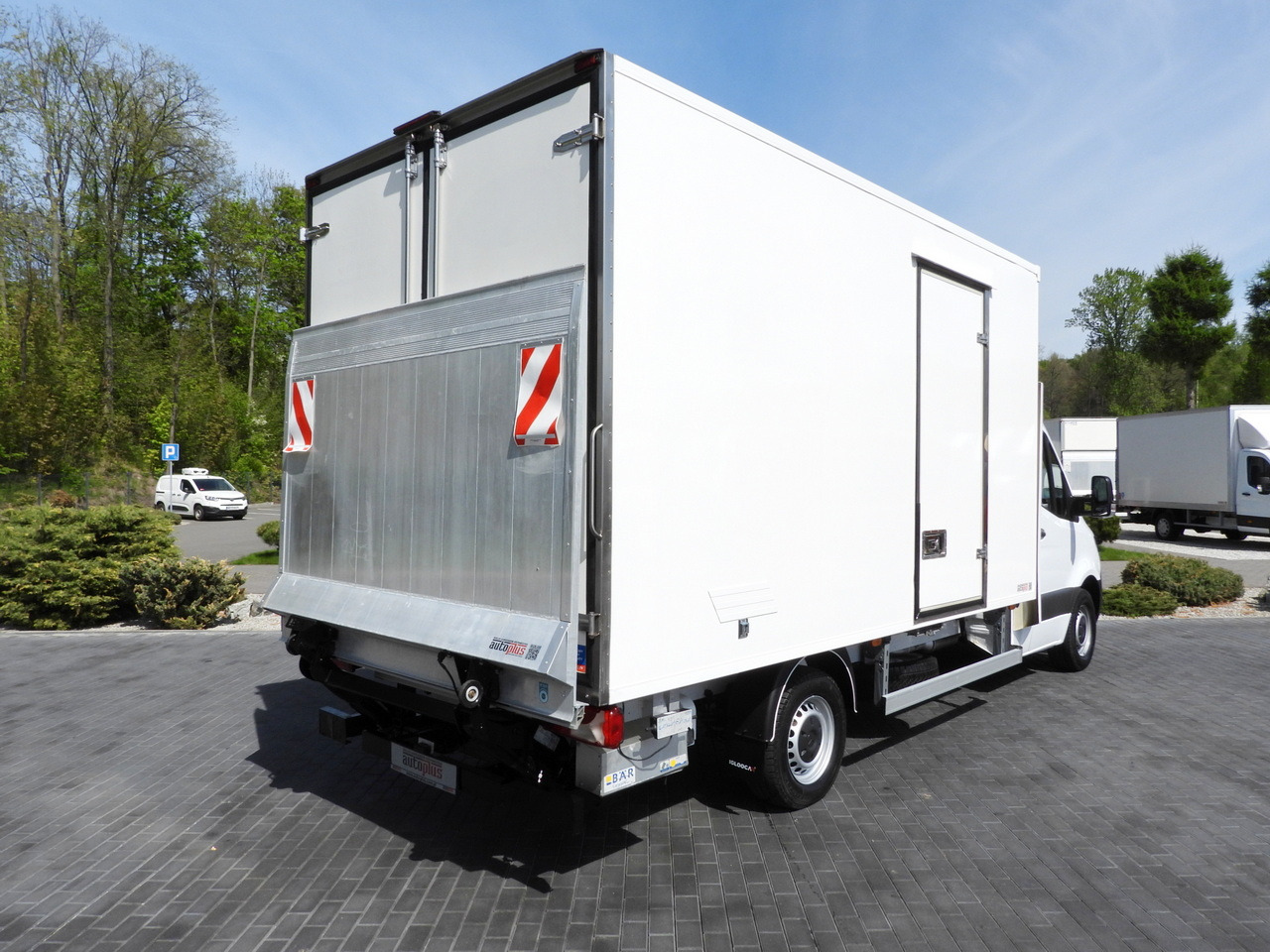 MERCEDES SPRINTER 316 REGRIGERATOR BOX 0*C LIFT 8 PALLETS CRUISE CONTROL PNEUMATICS AIR CONDITIONING 160HP - Carrinha frigorífica: foto 3 MERCEDES SPRINTER 316 REGRIGERATOR BOX 0*C LIFT 8 PALLETS CRUISE CONTROL PNEUMATICS AIR CONDITIONING 160HP - Carrinha frigorífica: foto 3
