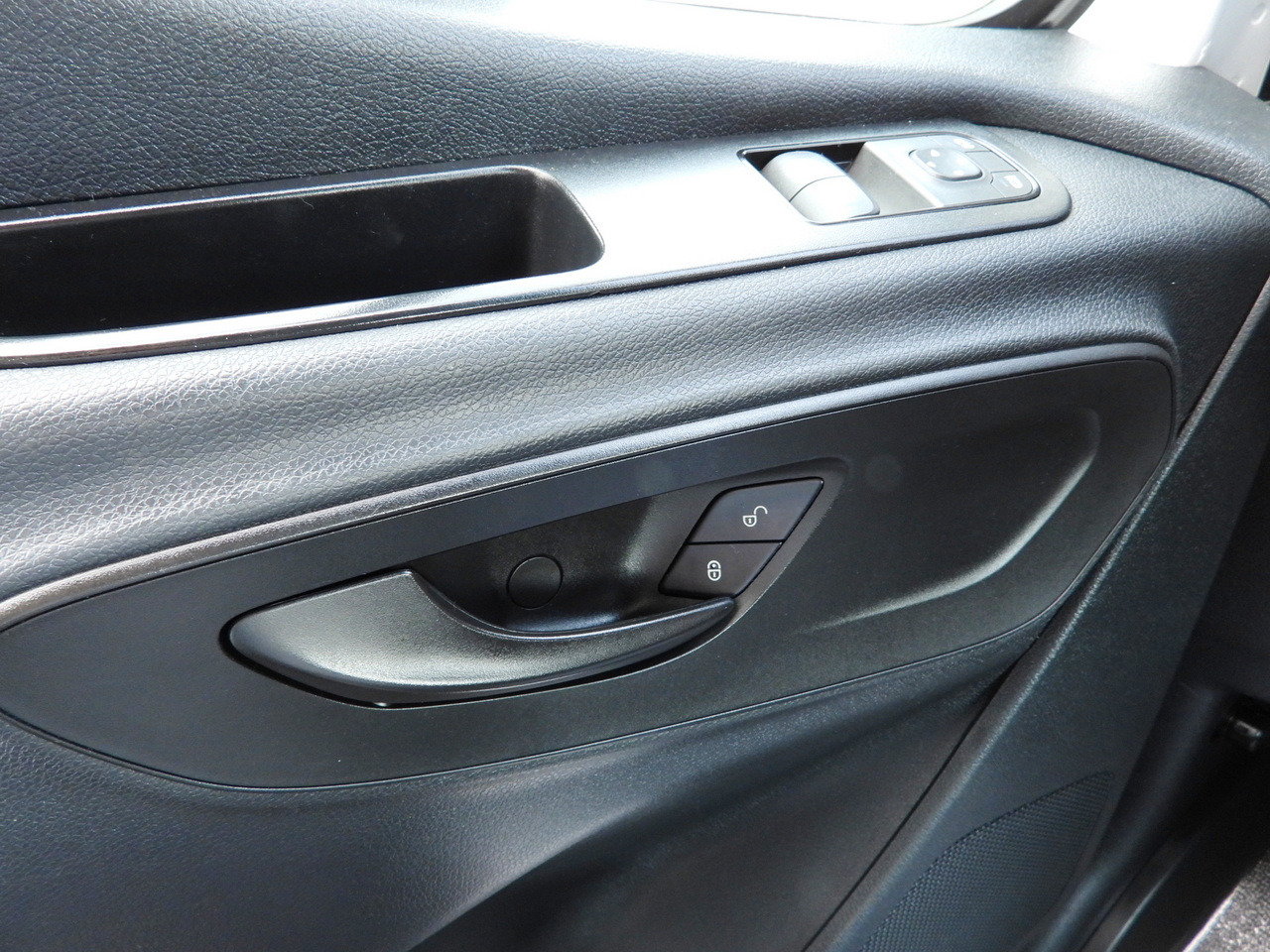 Carrinha frigorífica MERCEDES SPRINTER 316 REGRIGERATOR BOX 0*C LIFT 8 PALLETS CRUISE CONTROL PNEUMATICS AIR CONDITIONING  160HP: foto 30