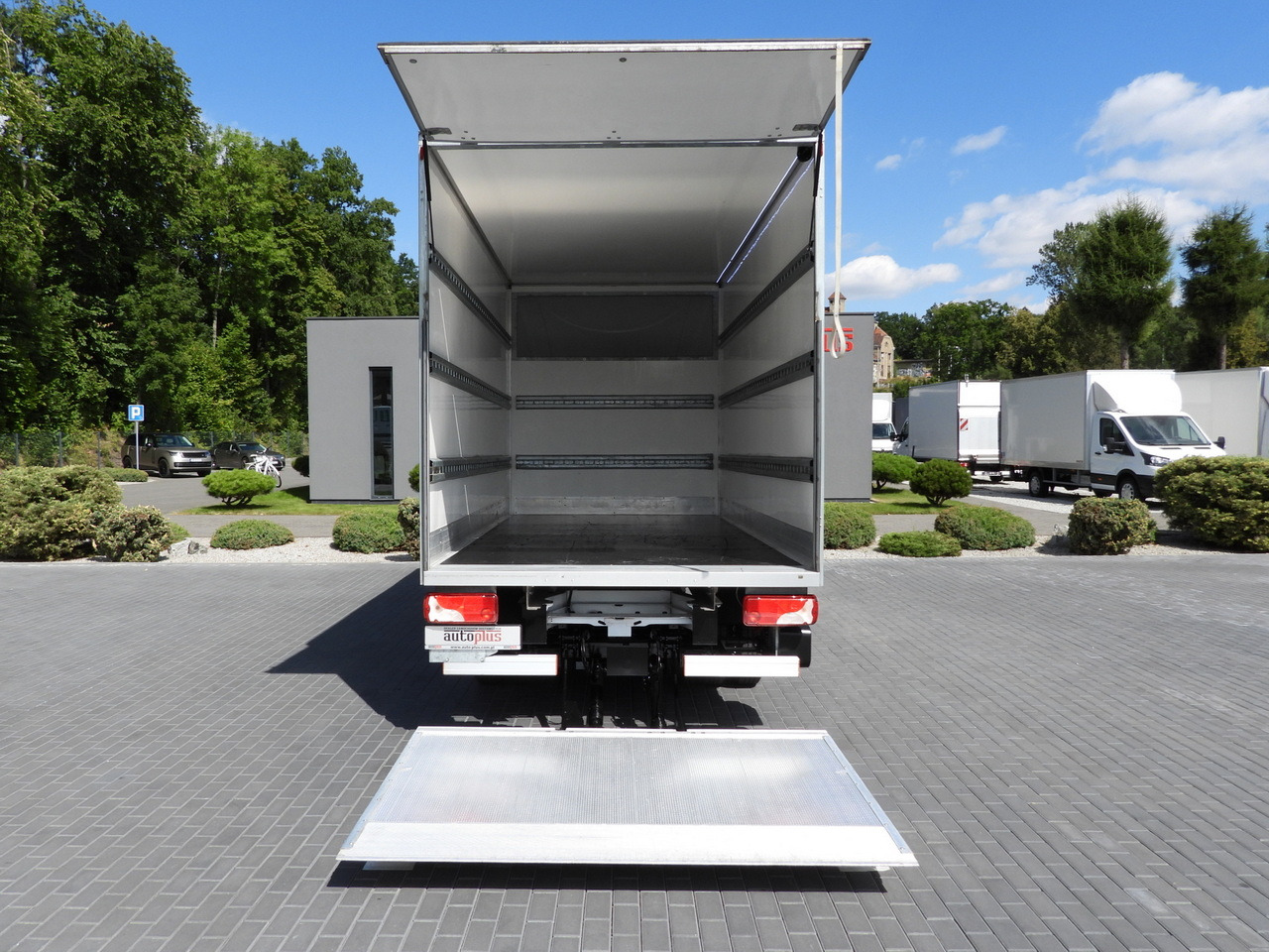 Locação de MERCEDES SPRINTER 514 BOX LIFT 8 PALLETS CRUISE CONTROL TWIN WHEELS AIR CONDITIONING  140HP MERCEDES SPRINTER 514 BOX LIFT 8 PALLETS CRUISE CONTROL TWIN WHEELS AIR CONDITIONING  140HP: foto 11