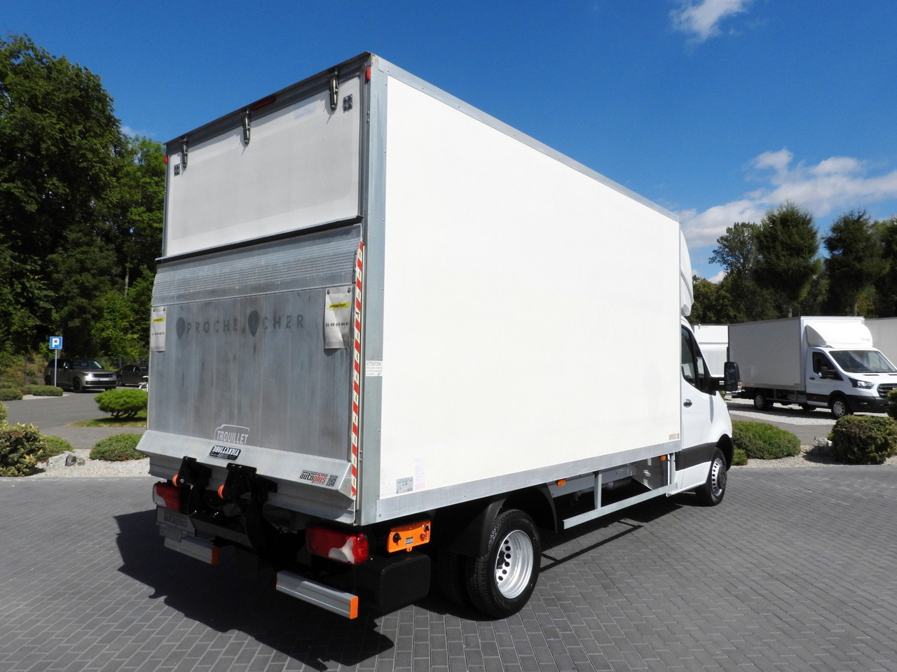 MERCEDES SPRINTER 514 BOX LIFT 8 PALLETS CRUISE CONTROL TWIN WHEELS AIR CONDITIONING 140HP - Carrinha de contentor: foto 3 MERCEDES SPRINTER 514 BOX LIFT 8 PALLETS CRUISE CONTROL TWIN WHEELS AIR CONDITIONING 140HP - Carrinha de contentor: foto 3