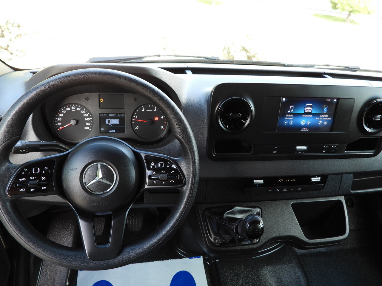 Locação de MERCEDES SPRINTER 514 BOX LIFT 8 PALLETS CRUISE CONTROL TWIN WHEELS AIR CONDITIONING  140HP MERCEDES SPRINTER 514 BOX LIFT 8 PALLETS CRUISE CONTROL TWIN WHEELS AIR CONDITIONING  140HP: foto 26