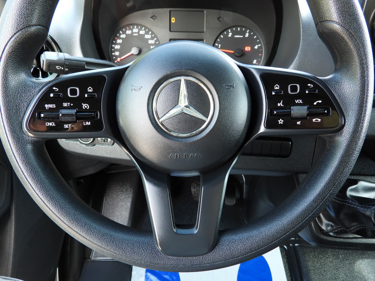 Locação de MERCEDES SPRINTER 514 BOX LIFT 8 PALLETS CRUISE CONTROL TWIN WHEELS AIR CONDITIONING  140HP MERCEDES SPRINTER 514 BOX LIFT 8 PALLETS CRUISE CONTROL TWIN WHEELS AIR CONDITIONING  140HP: foto 27