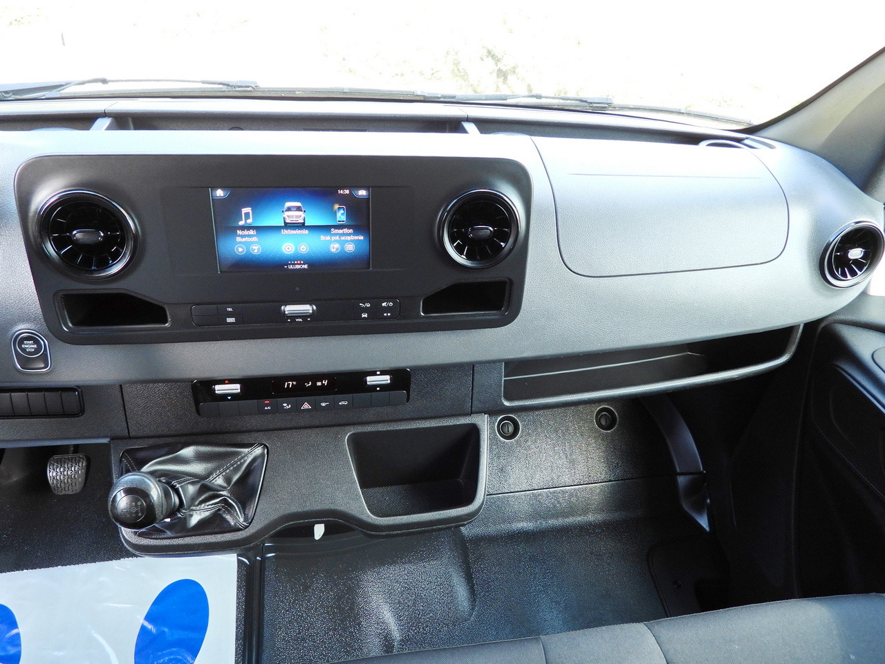 Locação de MERCEDES SPRINTER 514 BOX LIFT 8 PALLETS CRUISE CONTROL TWIN WHEELS AIR CONDITIONING  140HP MERCEDES SPRINTER 514 BOX LIFT 8 PALLETS CRUISE CONTROL TWIN WHEELS AIR CONDITIONING  140HP: foto 31