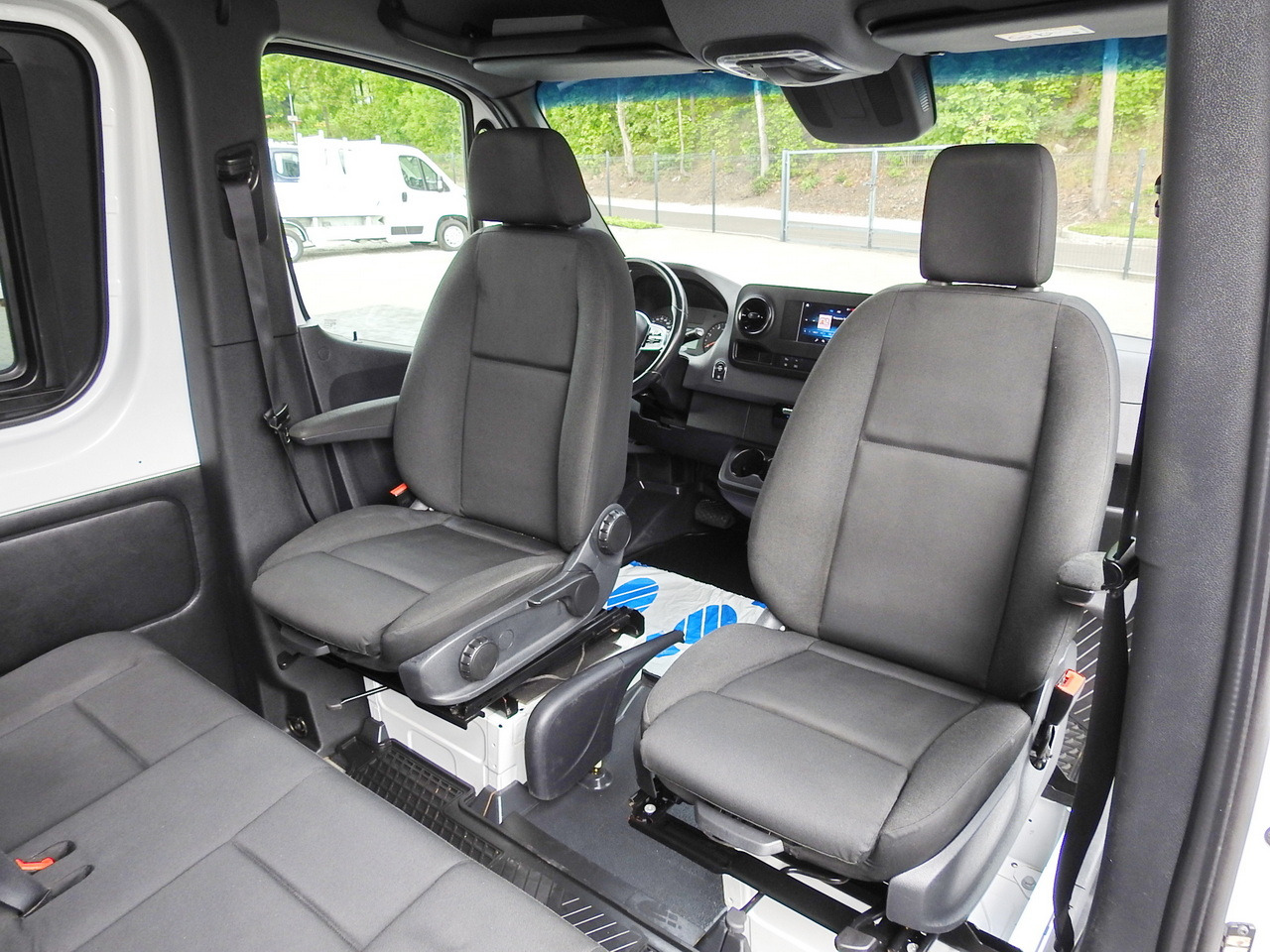 Furgão MERCEDES SPRINTER BOX DELIVERY VAN 5 SEATS CRUISE CONTROL NAVIGATION AIR CONDITIONING AUTOMATIC TRANSMISSION   160HP: foto 47