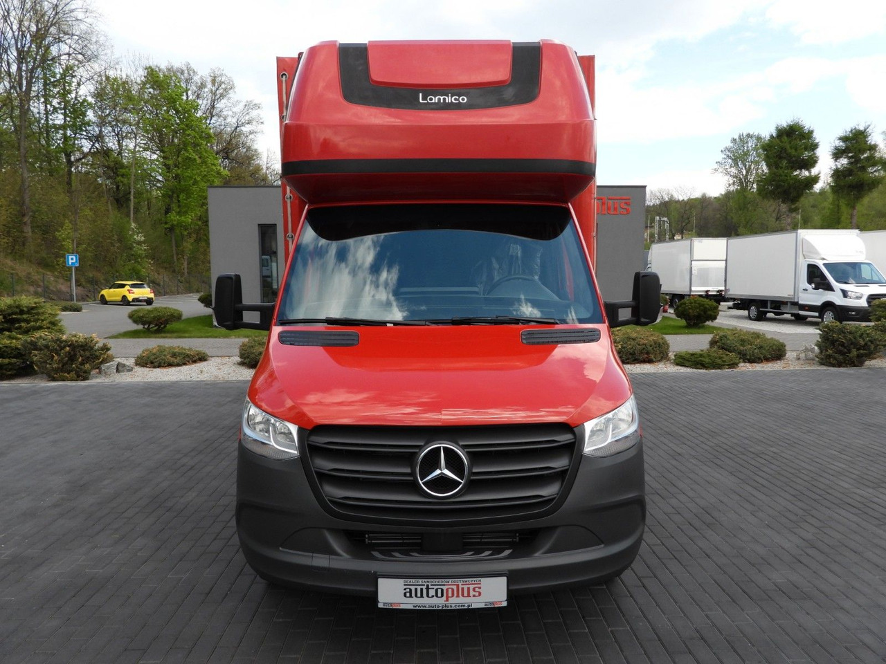 Mercedes-Benz SPRINTER 316 PRITSCHE PLANE AUFZUG 8 EUROPALET - Furgão de toldo: foto 5 Mercedes-Benz SPRINTER 316 PRITSCHE PLANE AUFZUG 8 EUROPALET - Furgão de toldo: foto 5