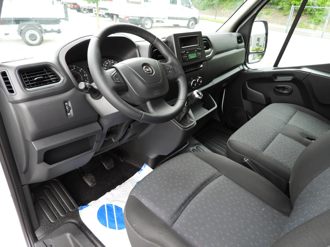 OPEL MOVANO BOX DELIVERY VAN 7 SEATS CRUISE CONTROL LED LIGHTS AIR CONDITIONING 135HP - Furgão: foto 2 OPEL MOVANO BOX DELIVERY VAN 7 SEATS CRUISE CONTROL LED LIGHTS AIR CONDITIONING 135HP - Furgão: foto 2