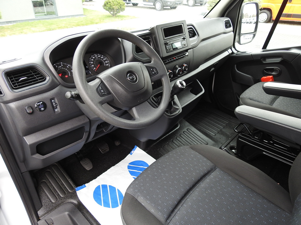 OPEL MOVANO TARPAULIN 8 PALLETS WEBASTO CRUISE CONTROL LED LIGHTS PNEUMATICS AIR CONDITIONING 165HP - Furgão de toldo: foto 2 OPEL MOVANO TARPAULIN 8 PALLETS WEBASTO CRUISE CONTROL LED LIGHTS PNEUMATICS AIR CONDITIONING 165HP - Furgão de toldo: foto 2