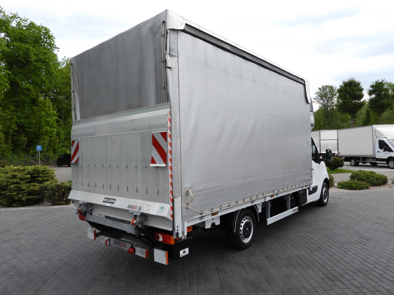 OPEL MOVANO  TARPAULIN LIFT 9 PALLETS WEBASTO CRUISE CONTROL LED LIGHTS PNEUMATICS AIR CONDITIONING  165HP - Furgão de toldo: foto 3 OPEL MOVANO  TARPAULIN LIFT 9 PALLETS WEBASTO CRUISE CONTROL LED LIGHTS PNEUMATICS AIR CONDITIONING  165HP - Furgão de toldo: foto 3