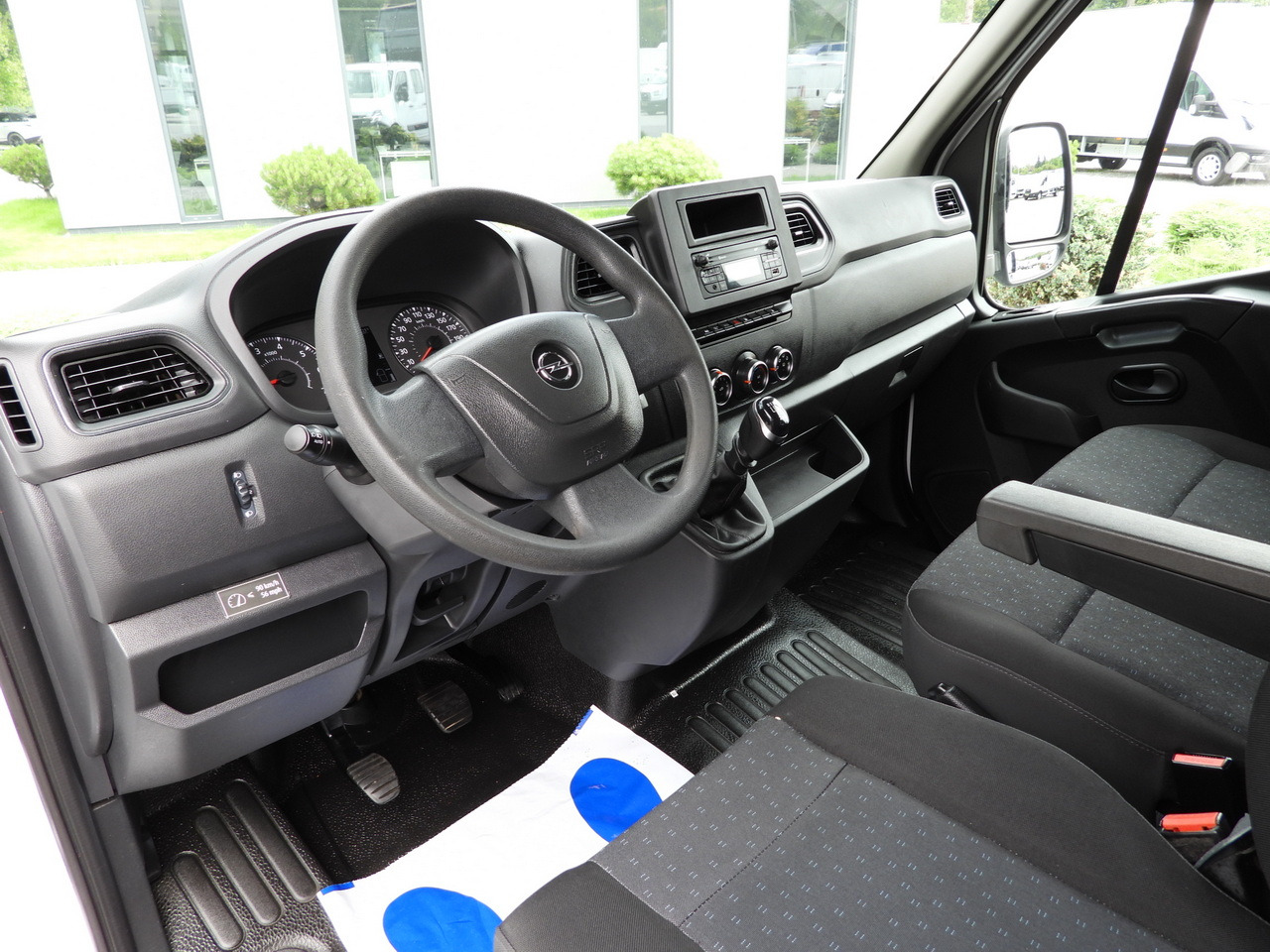 OPEL MOVANO TIPPER DOUBLE CABIN DOKA 7 SEATS LED LIGHTS TWIN WHEELS AIR CONDITIONING  145HP - Furgão basculante: foto 2 OPEL MOVANO TIPPER DOUBLE CABIN DOKA 7 SEATS LED LIGHTS TWIN WHEELS AIR CONDITIONING  145HP - Furgão basculante: foto 2