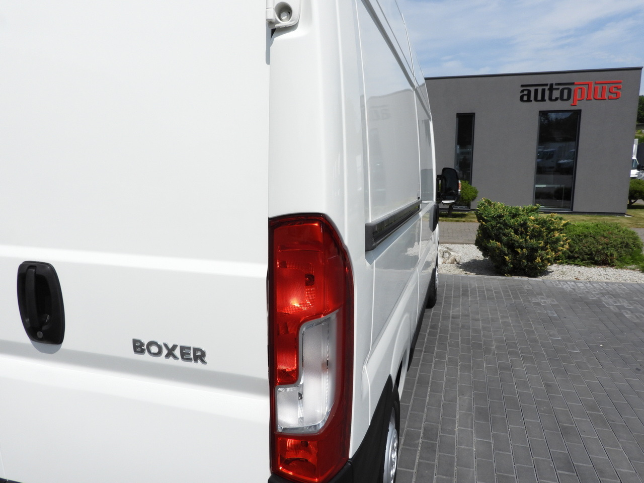 Locação de PEUGEOT BOXER  REFRIGERATOR VAN -10*C CRUISE CONTROL AIR CONDITIONING  130HP PEUGEOT BOXER  REFRIGERATOR VAN -10*C CRUISE CONTROL AIR CONDITIONING  130HP: foto 18