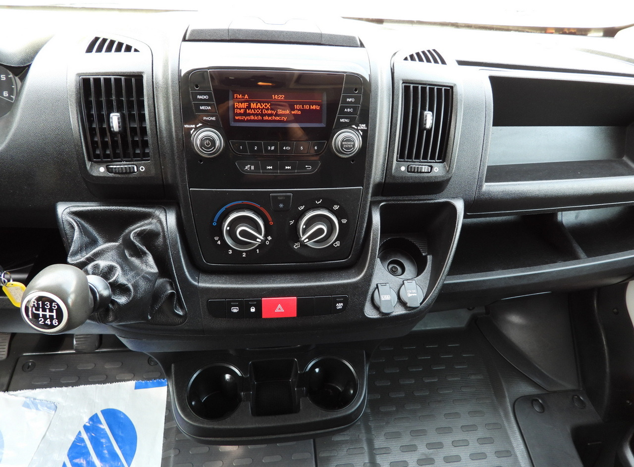 Locação de PEUGEOT BOXER  REFRIGERATOR VAN -10*C CRUISE CONTROL AIR CONDITIONING  130HP PEUGEOT BOXER  REFRIGERATOR VAN -10*C CRUISE CONTROL AIR CONDITIONING  130HP: foto 32