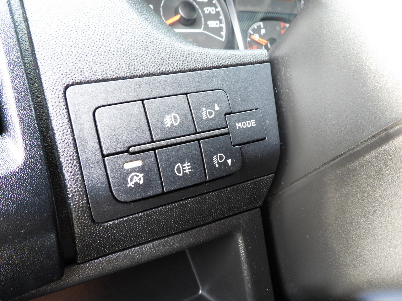 Locação de PEUGEOT BOXER  REFRIGERATOR VAN -10*C CRUISE CONTROL AIR CONDITIONING  130HP PEUGEOT BOXER  REFRIGERATOR VAN -10*C CRUISE CONTROL AIR CONDITIONING  130HP: foto 26