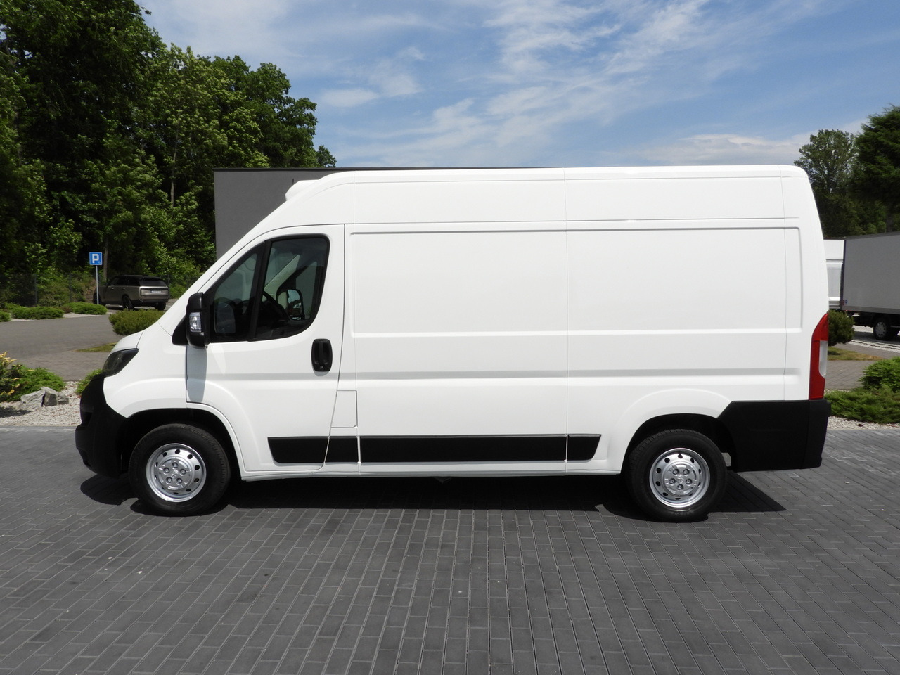 Locação de PEUGEOT BOXER  REFRIGERATOR VAN -10*C CRUISE CONTROL AIR CONDITIONING  130HP PEUGEOT BOXER  REFRIGERATOR VAN -10*C CRUISE CONTROL AIR CONDITIONING  130HP: foto 9