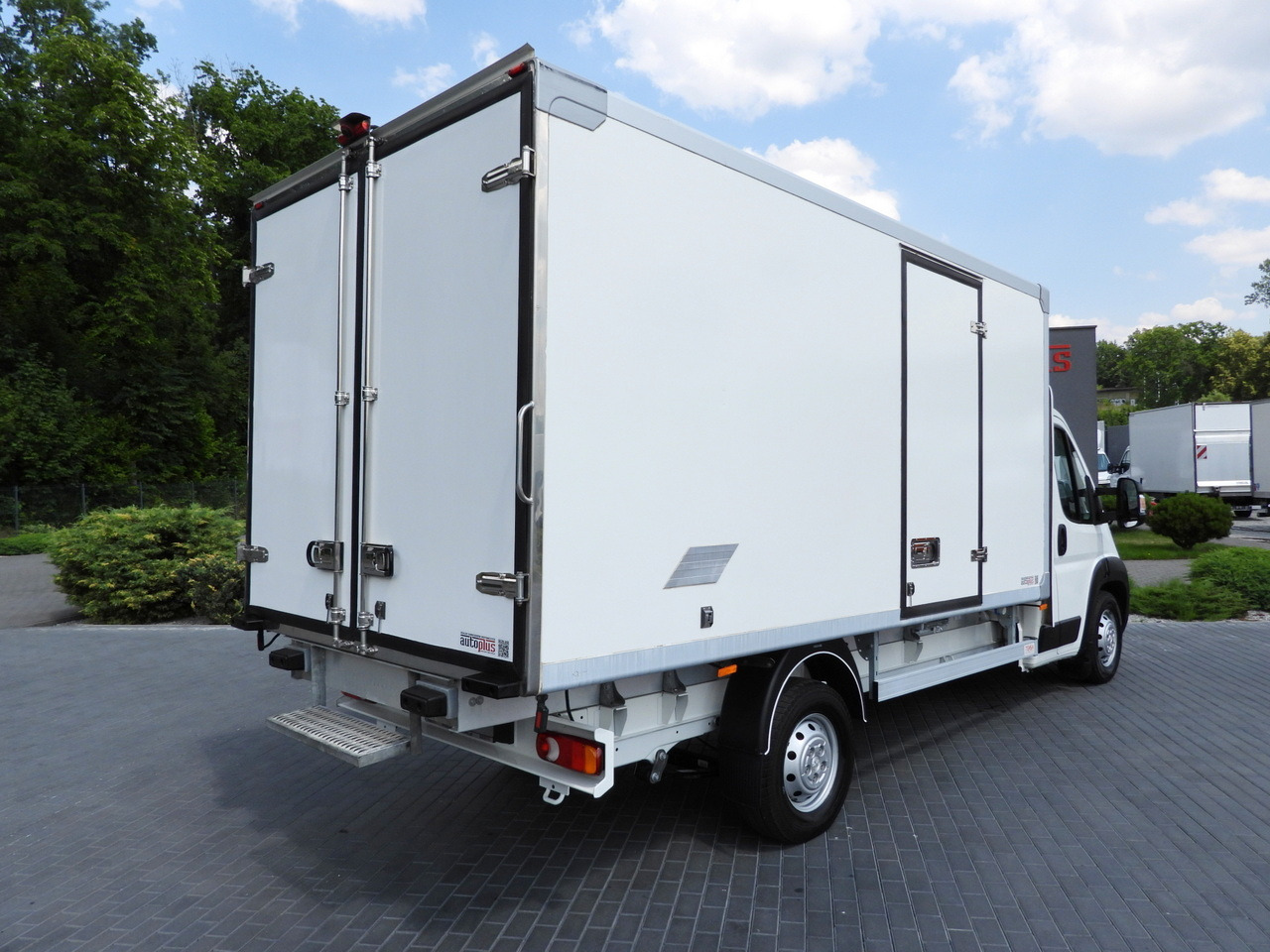 PEUGEOT BOXER REGRIGERATOR BOX 0*C 8 PALLETS CRUISE CONTROL LED LIGHTS AIR CONDITIONING 165HP - Carrinha frigorífica: foto 3 PEUGEOT BOXER REGRIGERATOR BOX 0*C 8 PALLETS CRUISE CONTROL LED LIGHTS AIR CONDITIONING 165HP - Carrinha frigorífica: foto 3