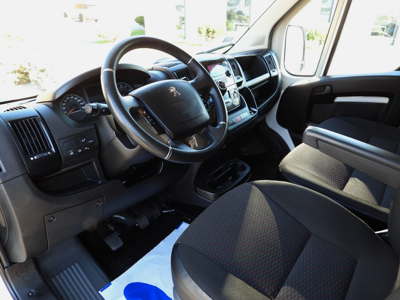 PEUGEOT BOXER TARPAULIN 10 PALLETS WEBASTO LED LIGHTS PNEUMATICS AIR CONDITIONING 165HP - Furgão de toldo: foto 2 PEUGEOT BOXER TARPAULIN 10 PALLETS WEBASTO LED LIGHTS PNEUMATICS AIR CONDITIONING 165HP - Furgão de toldo: foto 2